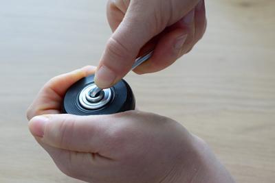 Ložisko vypáčíme inbusovým klíčem