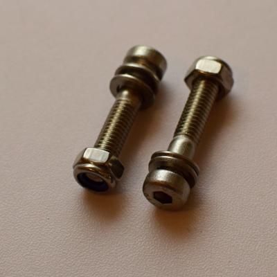 Šroubové osičky 6x30