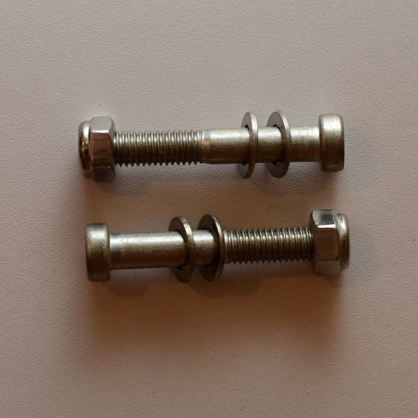 Šroubové osičky 8x50